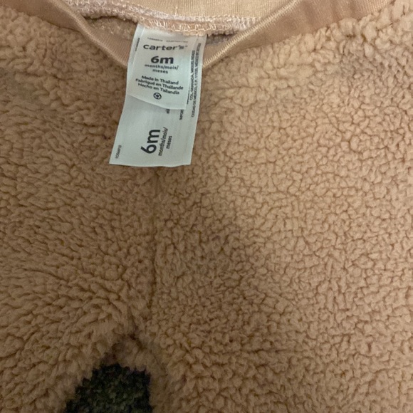 Carter’s fleece outfit - Picture 4 of 4